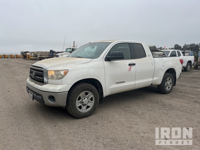 2013 Toyota Tundra 4x2 Extended Cab بيك اب
