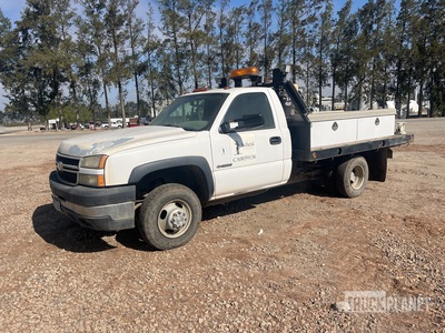 2006 Chevrolet 3500 4x2 Flatbed Truck