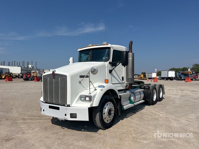 2007 Kenworth T800 6x4 T/A Day Cab Truck Tractor