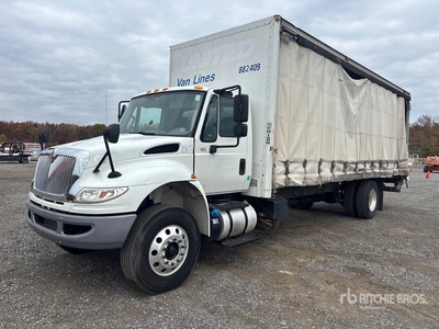 2017 International 4300 4x2 Autocarro centinato