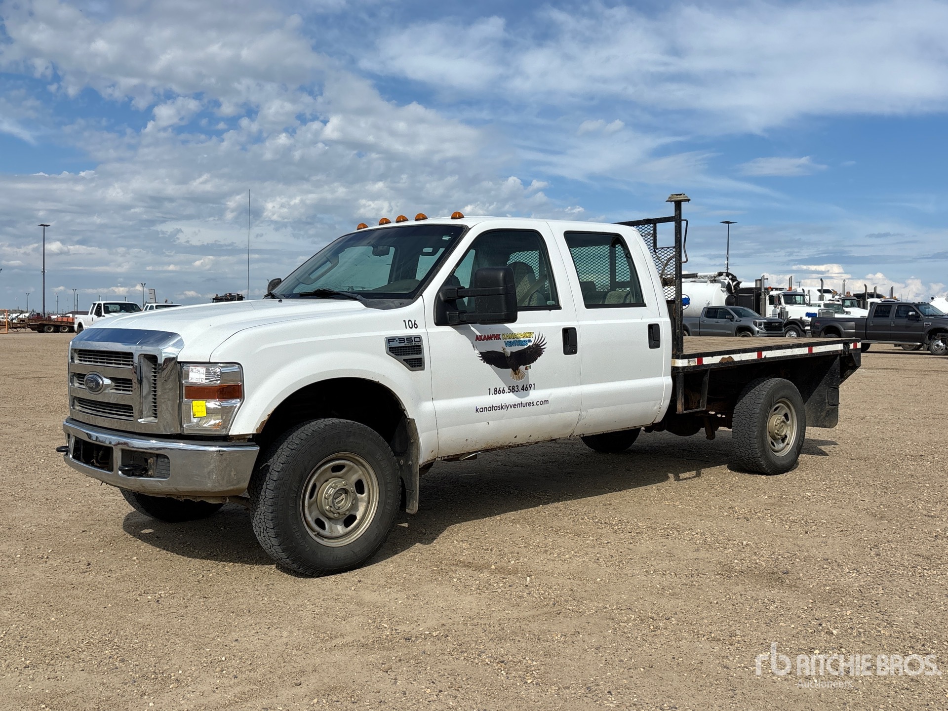 2008 Ford F-350 XL 4x4 Crew Cab Flatbed Truck