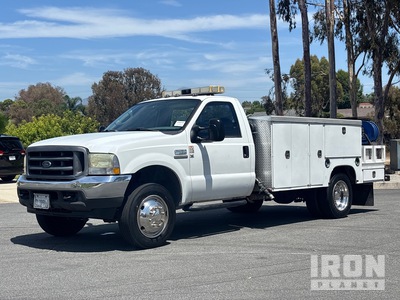2004 Ford F-450 4x2 Utility Truck