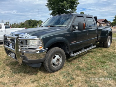 2004 Ford F-350 XLT 4x4 Crew Cab entertainment centre Pickup