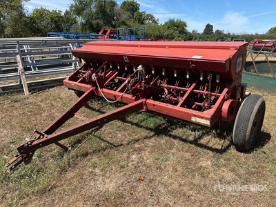McCormick 9 ft 6 in Seminatrice