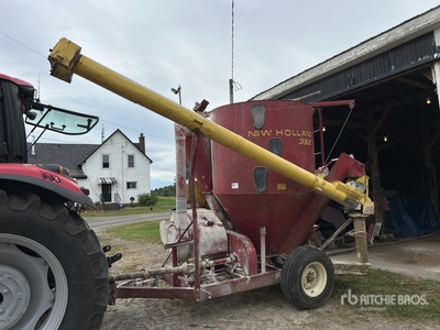 New Holland 352 Feed Grinder Mixer