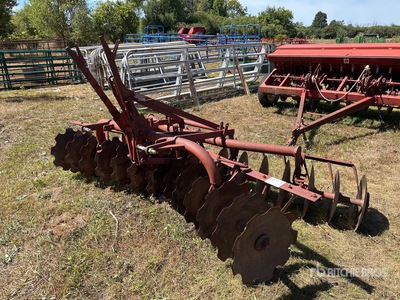 Massey Ferguson 25 9 ft 3-Point Tandem Disc