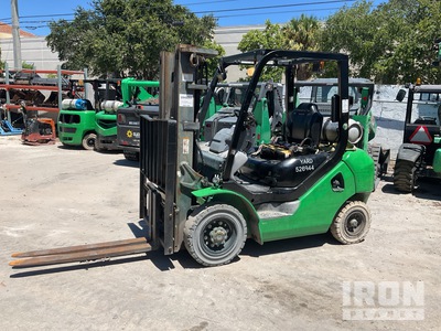 2013 Komatsu FG25T-16 4650 lb Pneumatic Tire Forklift