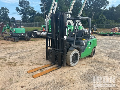 2015 Toyota 8FG45U 8500 lb 4x2 Rough Terrain Forklift