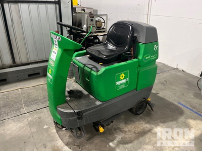 2019 Tennant T7E Ride-On Electric Scheuersaugmaschine (Inoperable)