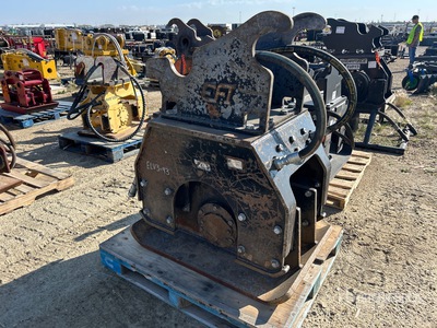 2011 Cat CVP 75 28 in Plate Compactor Attachment