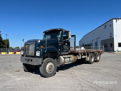 2006 International PayStar 5600i 6x4 Pritsche-Lkw