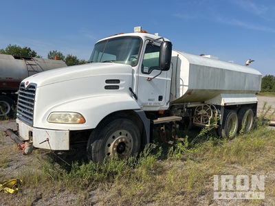 2005 Mack CXN612 6x4 Water Truck
