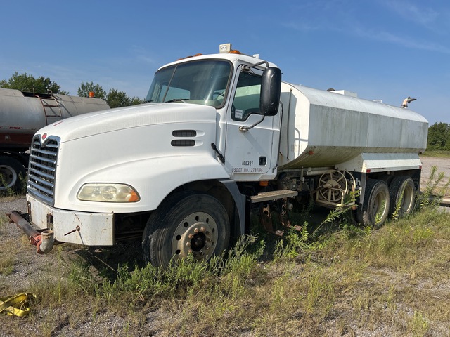 2005 Mack CXN612 6x4 Water Truck