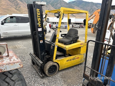 Hyster J40XMT2 3600 lb Electric Forklift (Inoperable)