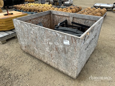 Quantity of Fenderco Full Set Grader Fenders with Mounting Brackets - Fits Cat 140M/160M