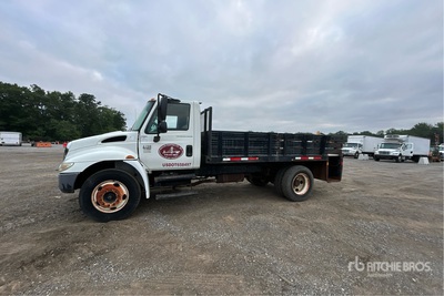 2008 International 4200 4x2 Flatbed Truck