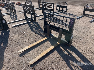 2019 Cat 48 in Skid Steer Forks