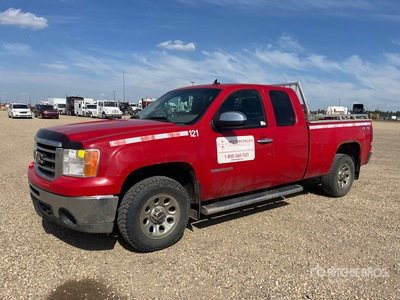 2013 GMC Sierra 1500 4x4 Extended Cab Pickup