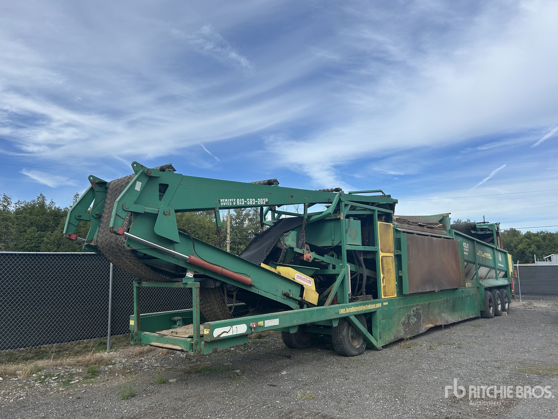 2005 McCloskey Trommel Screen