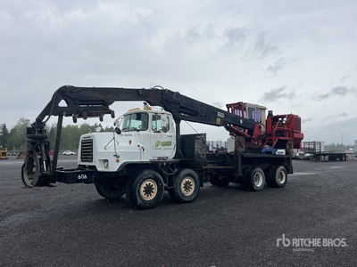 2000 Mack DMM6906EX Truck Mounted Butt-n-Top Chargeuse de grumes