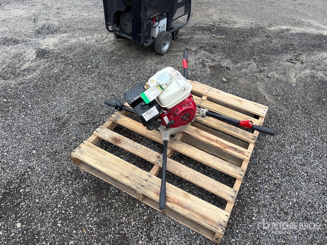 2 Man Power Ground Hog 2-Man Power Auger | Ritchie Bros. Auctioneers