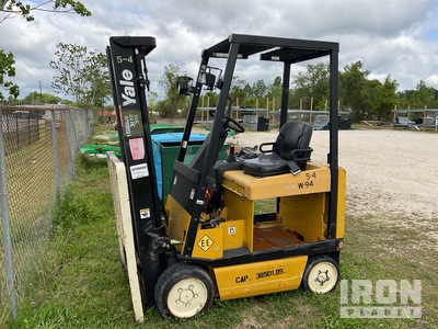 2002 Yale ERC040AGN36TE084 3200 lb Electric Forklift (Inoperable)