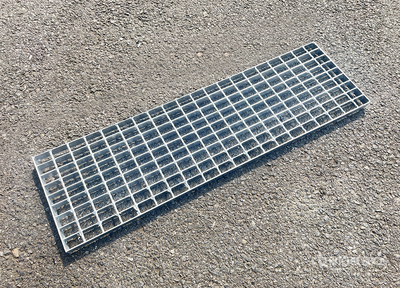 2025 KJ K4012 12 in x 40 in Hot-Dip Galvanized Steel Grating (Unused)