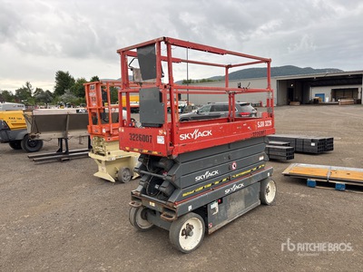2014 Skyjack SJ III 3226 Electric Scissor Lift