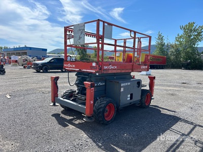 2018 Skyjack SJ6832 RT 4x4 Dual Fuel Elevador de tijera