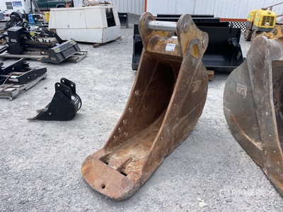24 in Cleanup Excavator Bucket