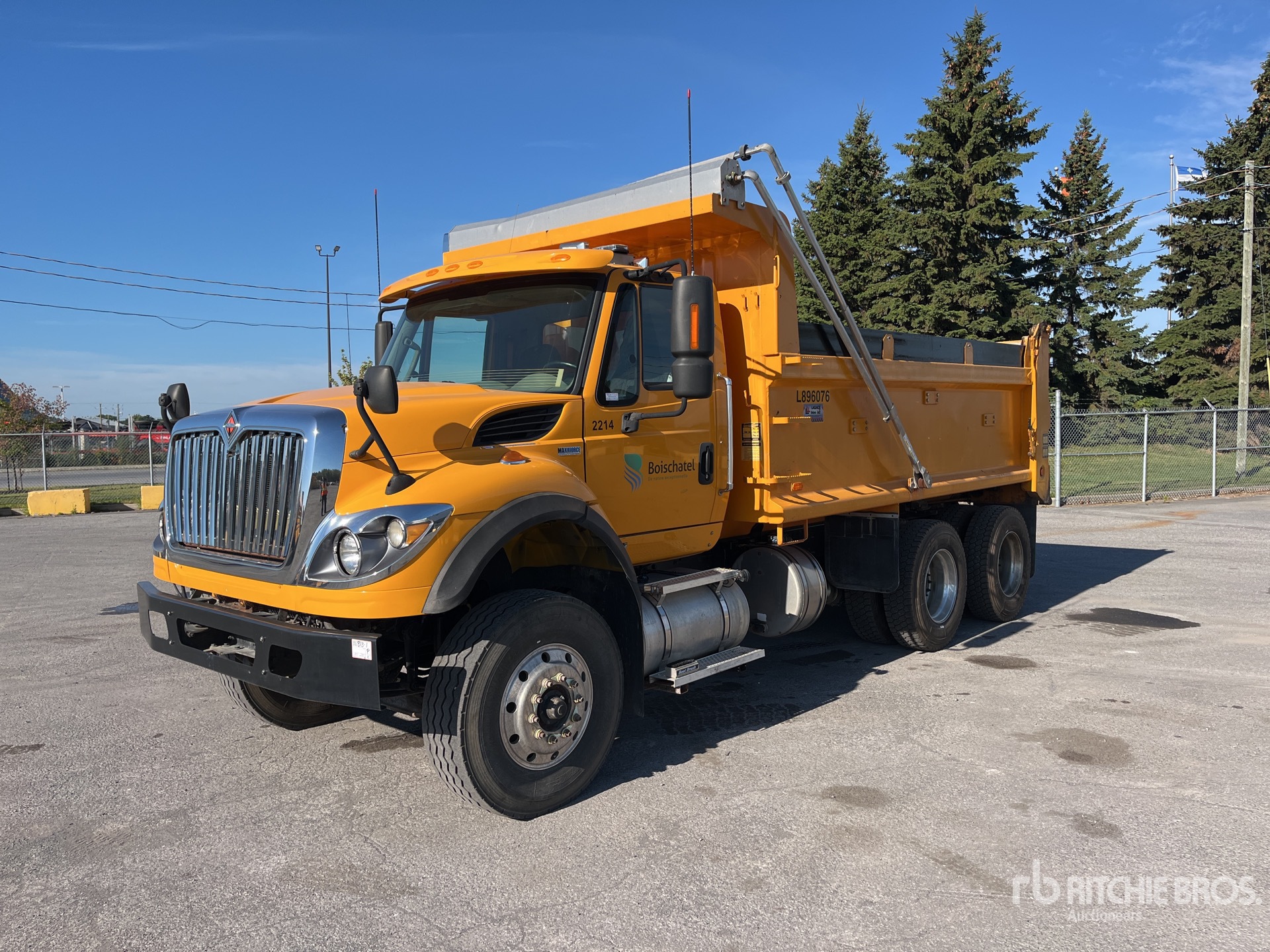 2015 International 7400 6x4 T/A Dump Truck