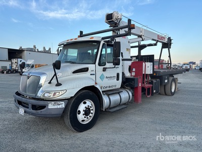 Elliott 1047F 10 ton Straight Boom on 2014 International 4300 DuraStar 4x2 Kranwägen