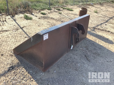 91 in Cleanup Telehandler Bucket