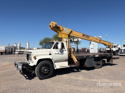 RD Stinger TC-50 12500 lb Straight Boom on 1989 Chevrolet C7500 4x2 Boom Truck