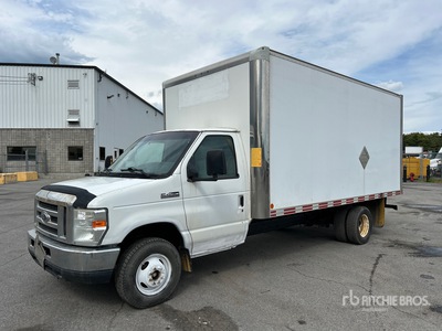 2011 Ford E-450 4x2 Van Truck