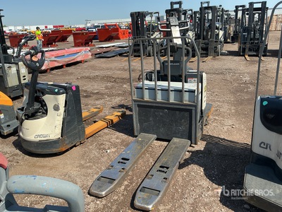2010 Crown PE4000-80 Pallet Jack