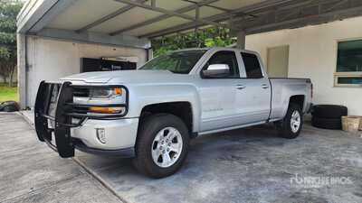 2018 Chevrolet Silverado 1500 LT 4x4 Crew Cab Camioneta / Pickup