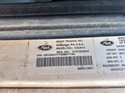 2016 Mack CXU613 6x4 Day Cab Truck Tractor