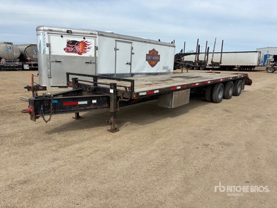 2007 Isis 31 ft Tri/A Equipment Trailer