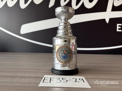 1985 Oilers Stanley Cup Figurine