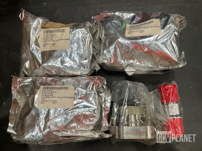 (4) Eaton AE71385M Quick Disconnect Coupling Assemblies