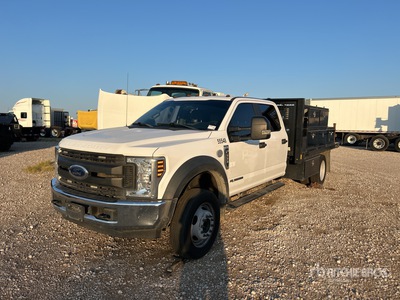 2019 Ford F-550 4x2 Crew Cab Camion à Plateau