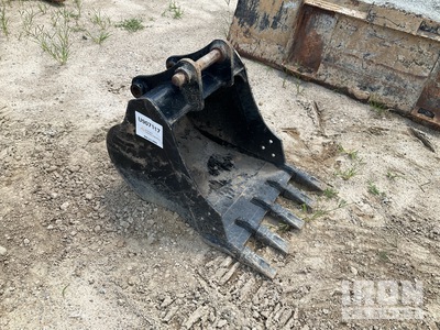 Cat 24 in Digging Excavator Bucket - Fits Cat 304/305