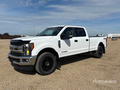2018 Ford F-350 XLT 4x4 Crew Cab Pickup