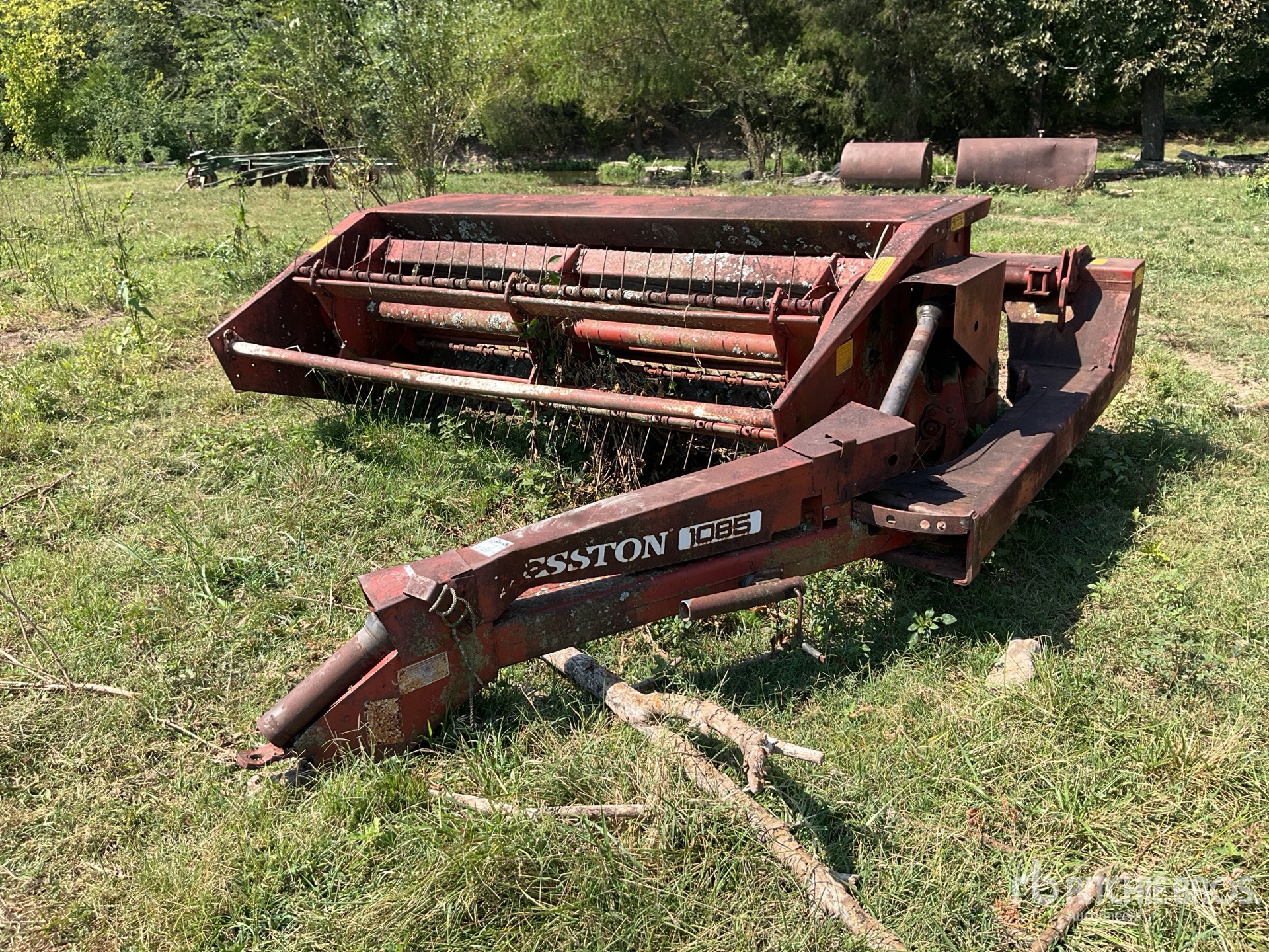 Hesston 1085 Crimper