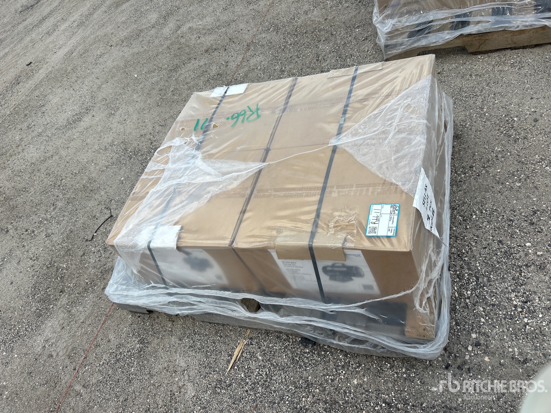 Quantity of (4) Mr. Heater 60000 BTU Forced Air Space Heater
