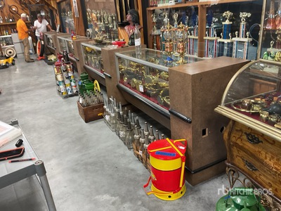 4 section Display Case Antiquités