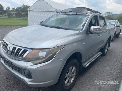 2016 Mitsubishi L200 4x4 Crew Cab Camioneta / Pickup