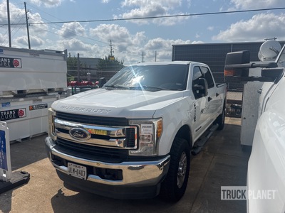 2017 Ford F-250 XLT 4x4 بيك اب (Inoperable)