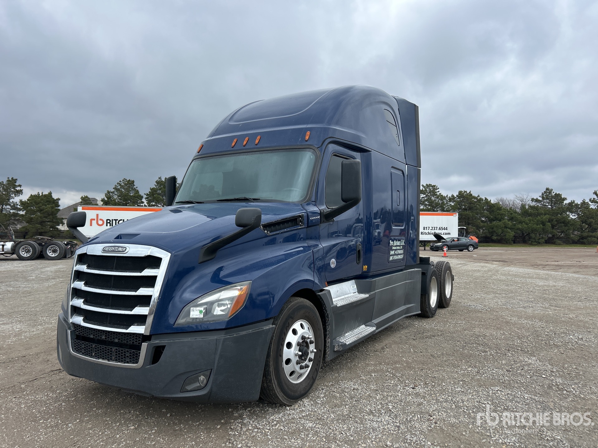 2019 Freightliner Cascadia 126 6x4 T/A Sleeper Truck Tractor